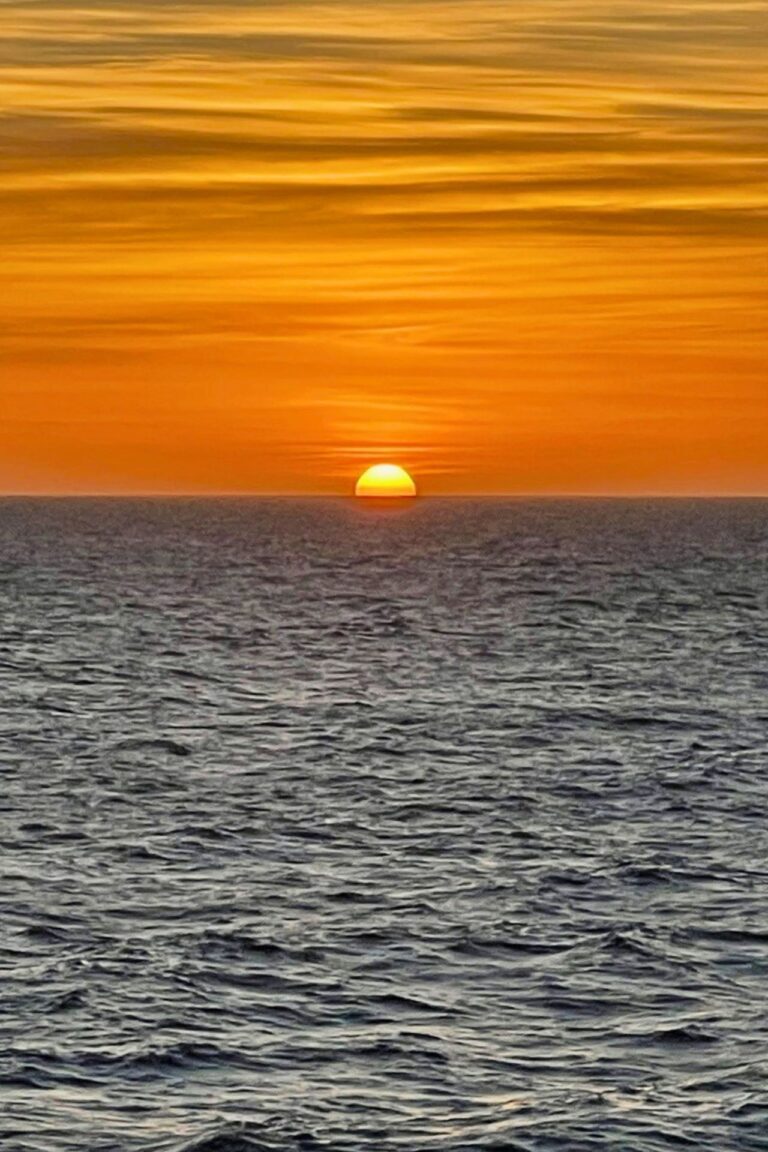 silver ray sonnenuntergang an bord